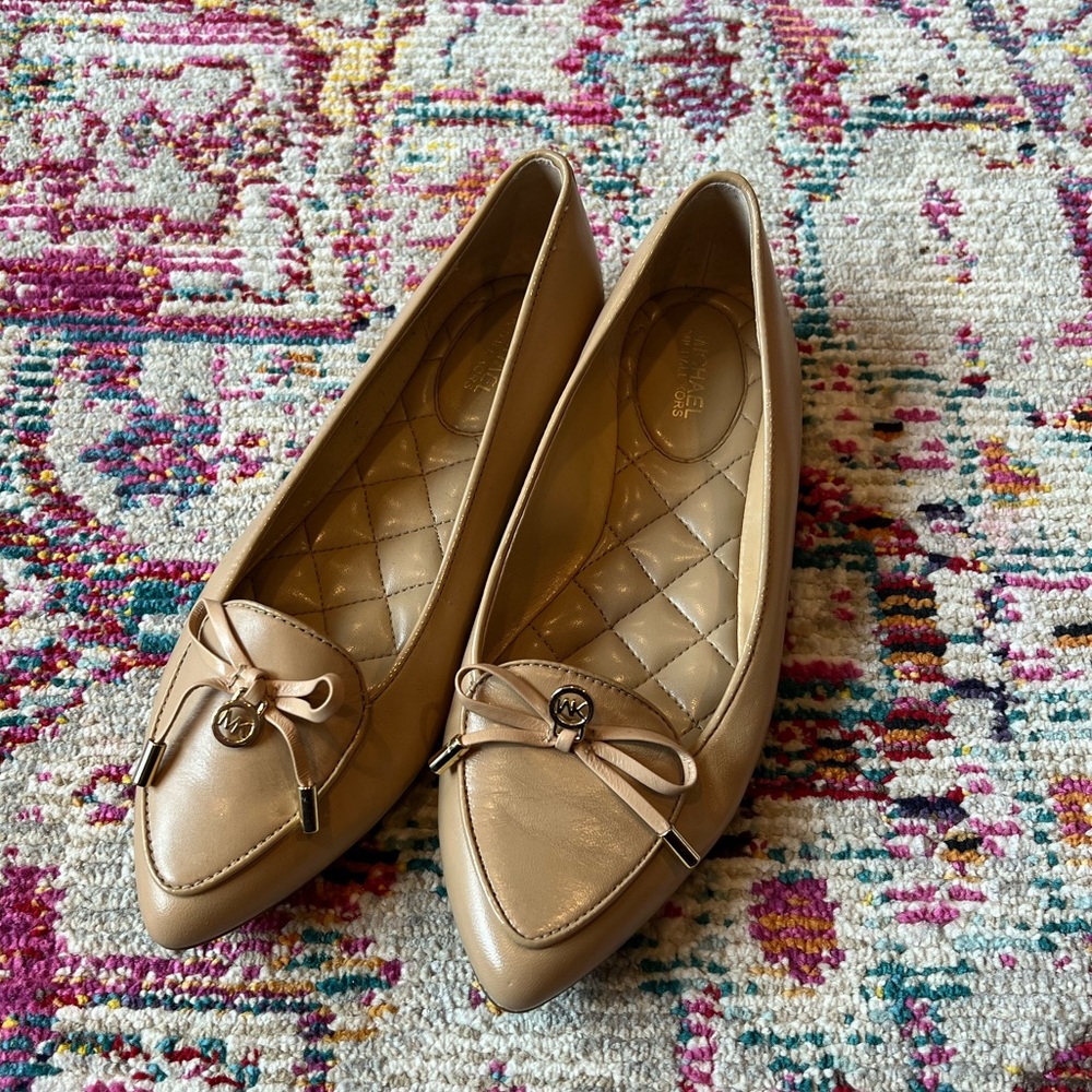 Michael Kors nude flats